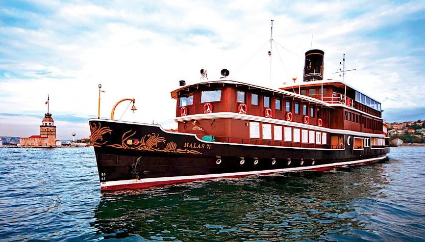 Luxury cruiser Halas 71 in Istanbul