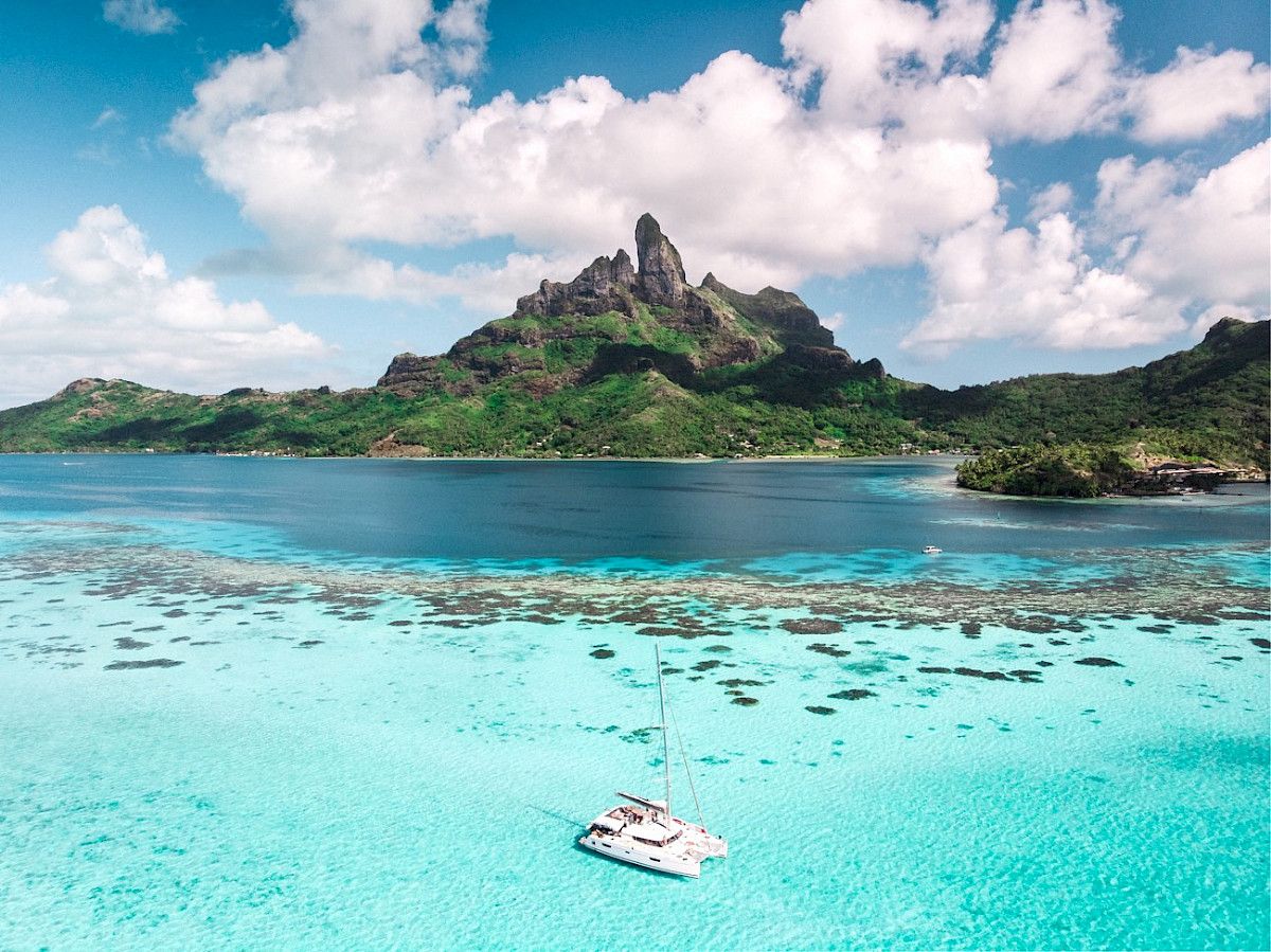 Bora Bora yacht charter