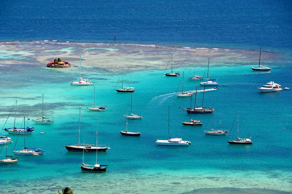 Caribbean yacht charter