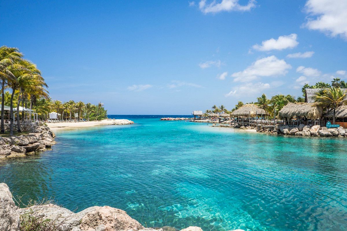 hire catamaran in the Caribbean