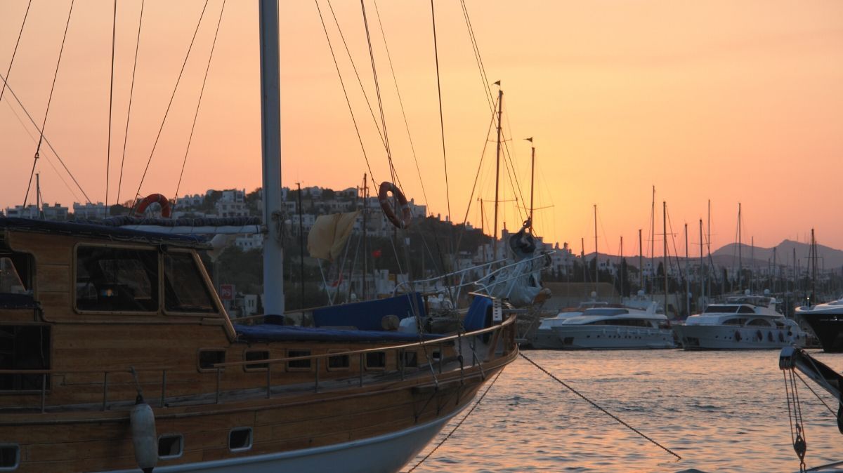 contact-yachts-200410-023035-001