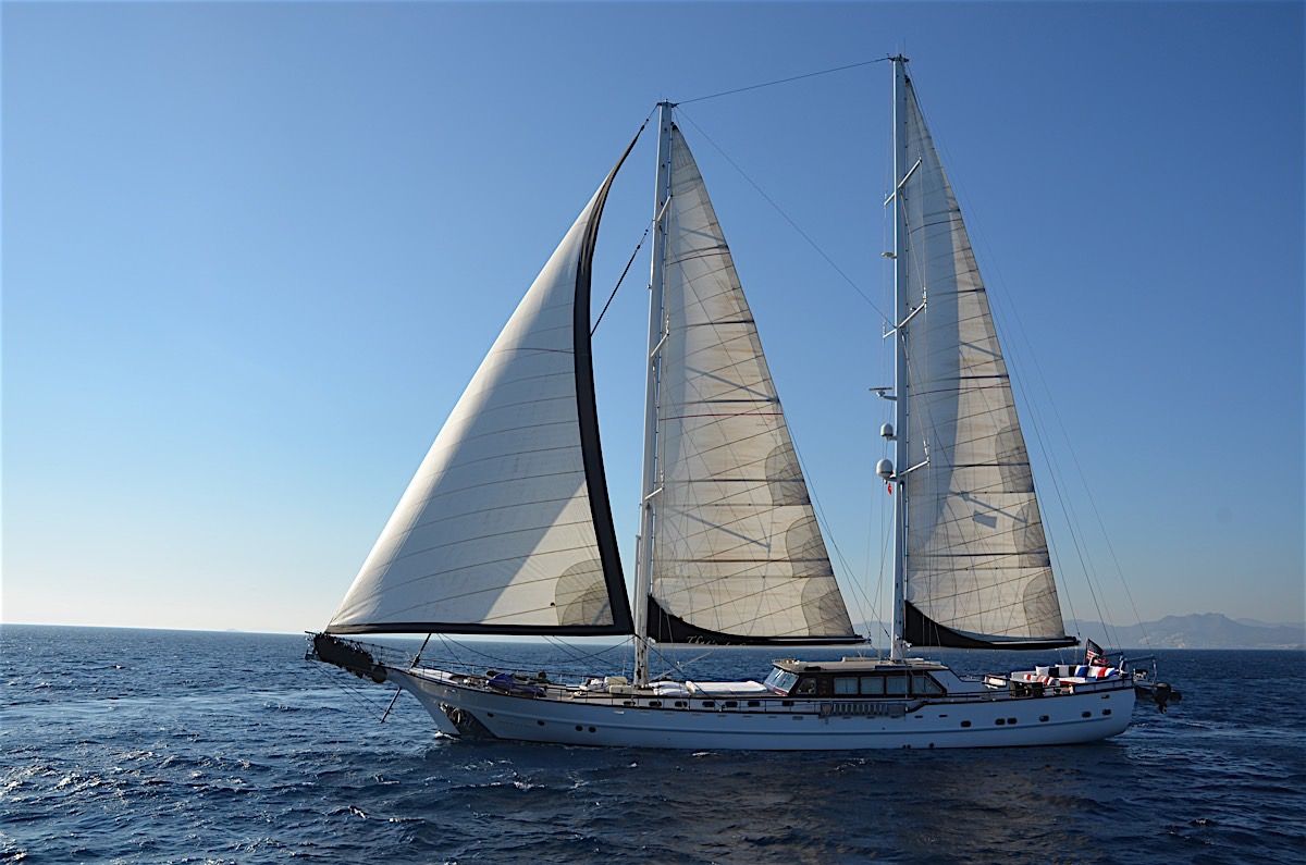 contact-yachts-210310-023194-001