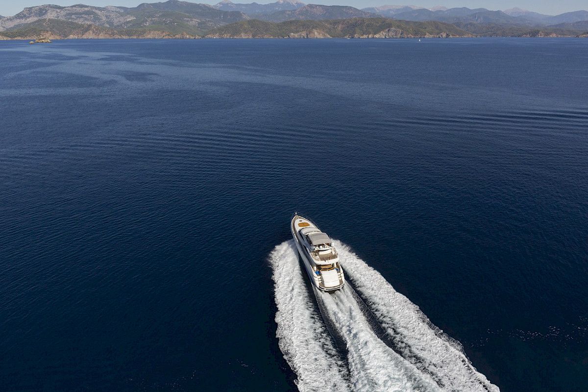 contact-yachts-210310-023204-001