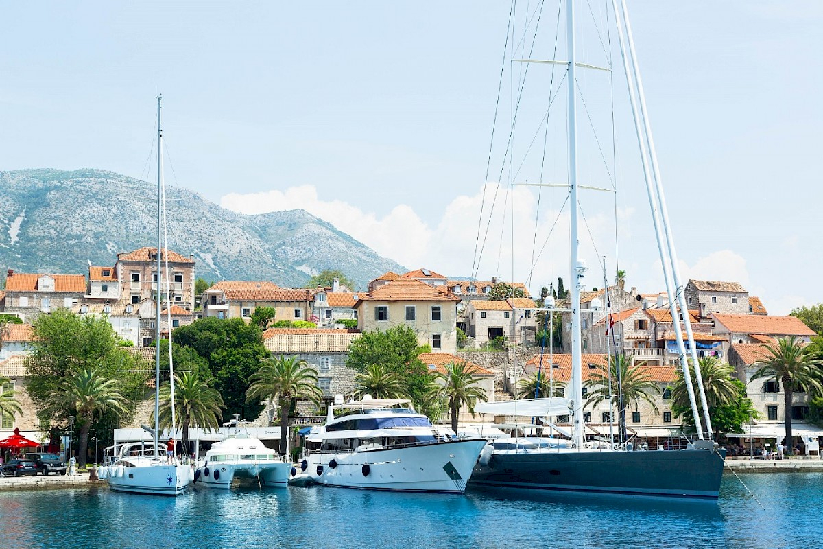 contact-yachts-210310-023310-001