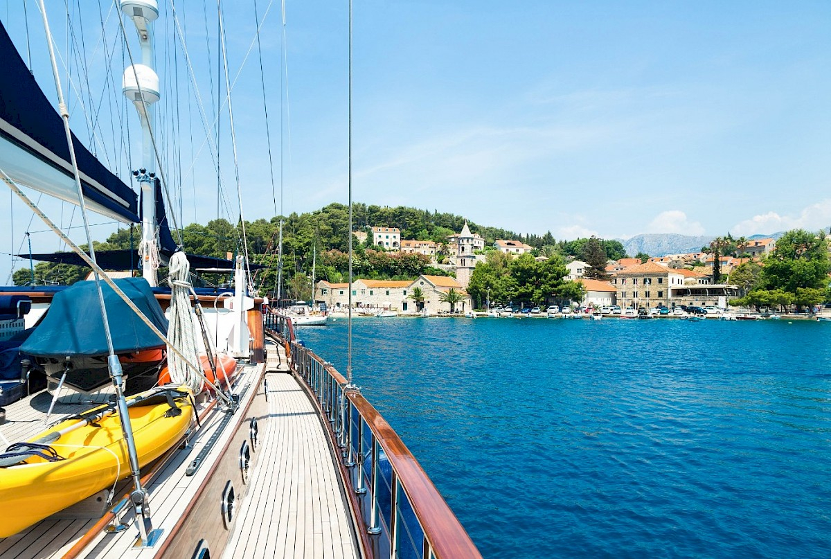 contact-yachts-210310-023318-001