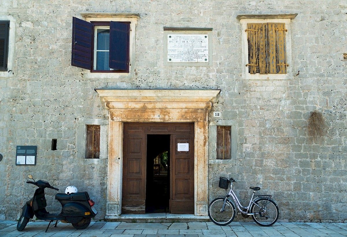 contact-yachts-210310-023404-001