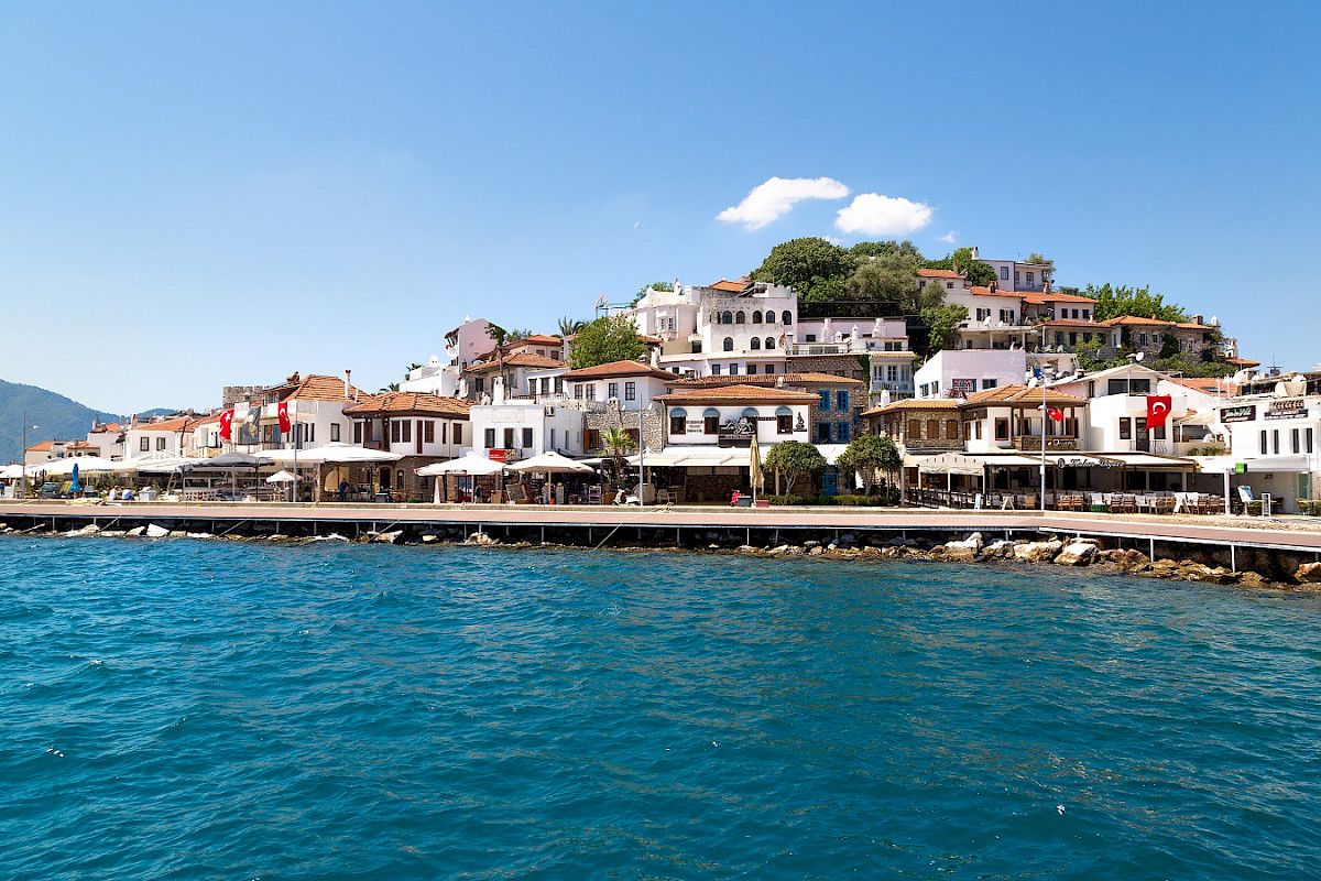 contact-yachts-210310-023461-001