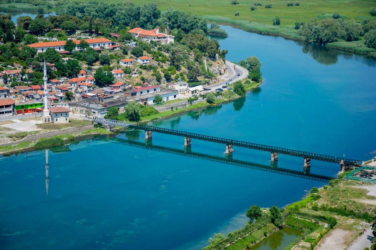 contact-yachts-210310-023498-001