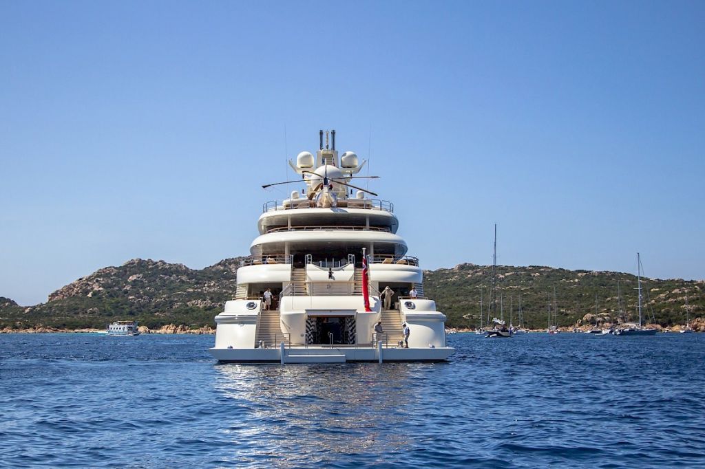 A dream wedding on board a luxury charter yacht | Contact Yachts