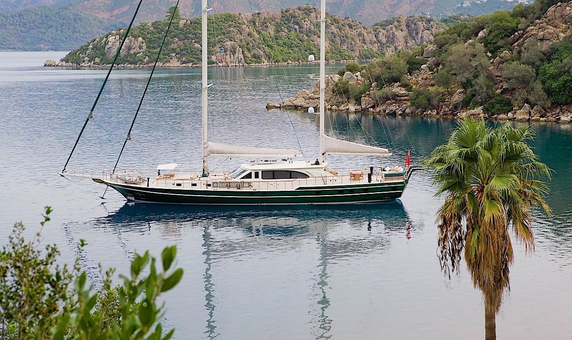 contact-yachts-210310-023585-001