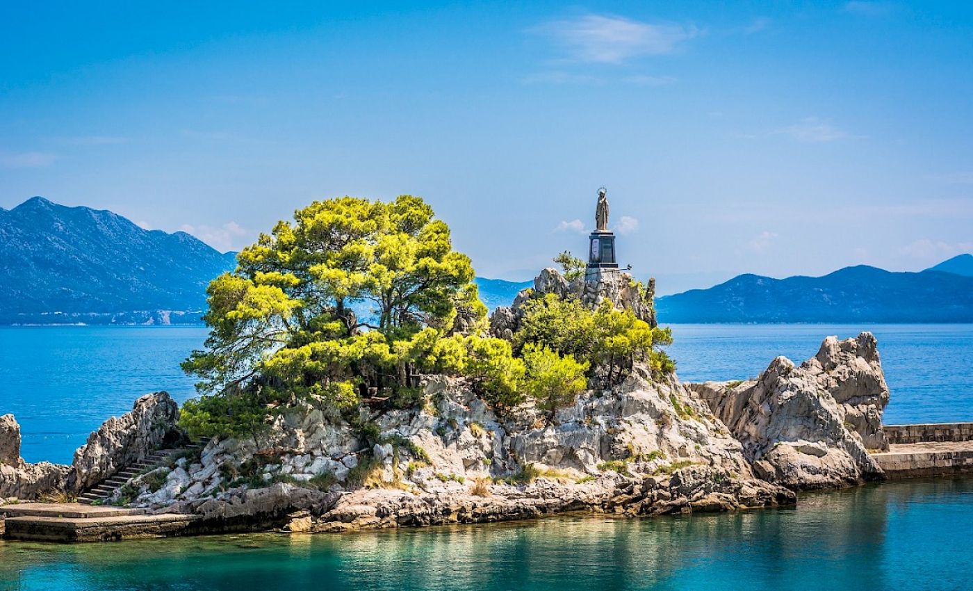 contact-yachts-210310-023593-001