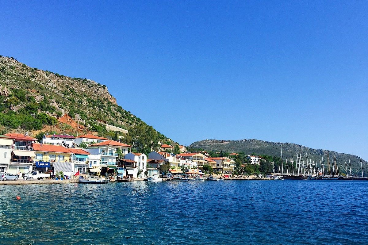 contact-yachts-210310-023677-001