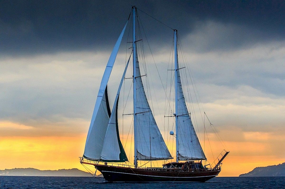 contact-yachts-210310-023703-001