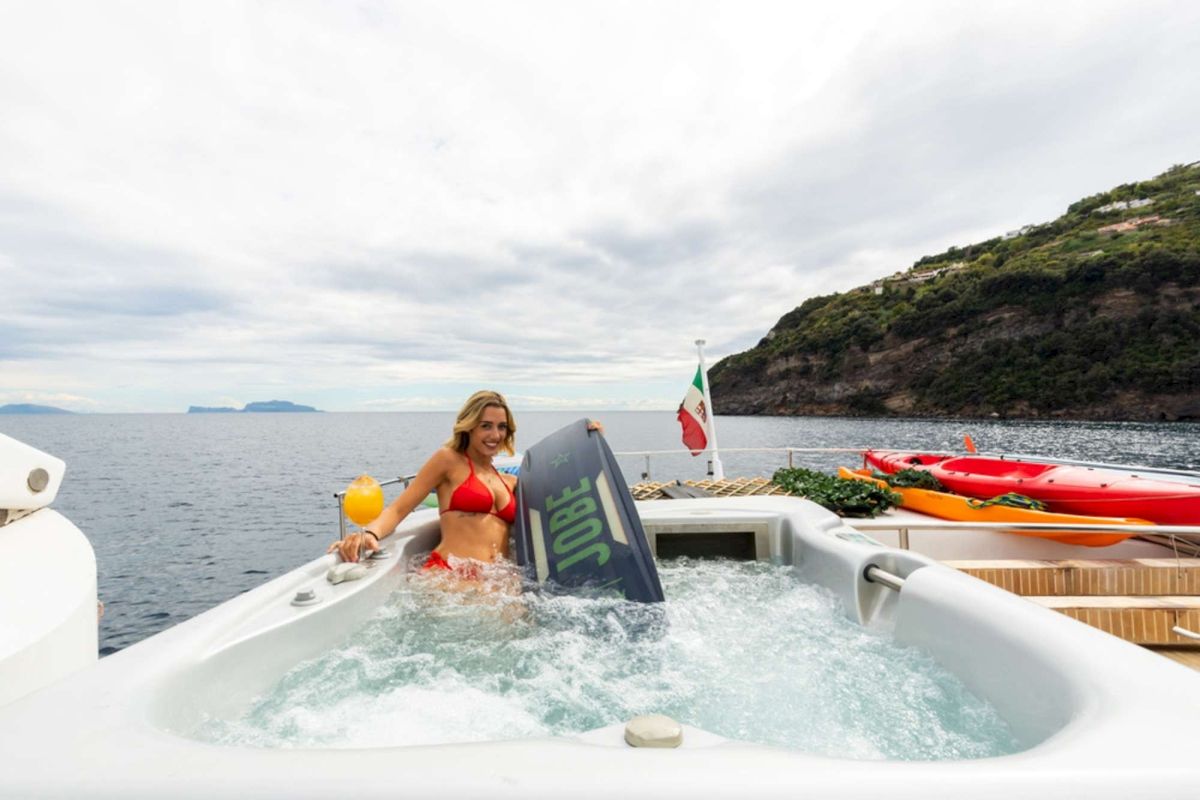 contact-yachts-211003-050132_0001