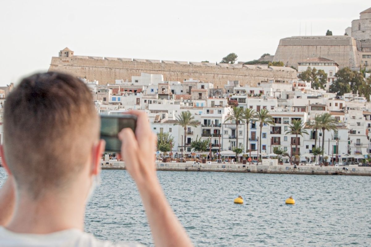 contact-yachts-220310-114309_0003