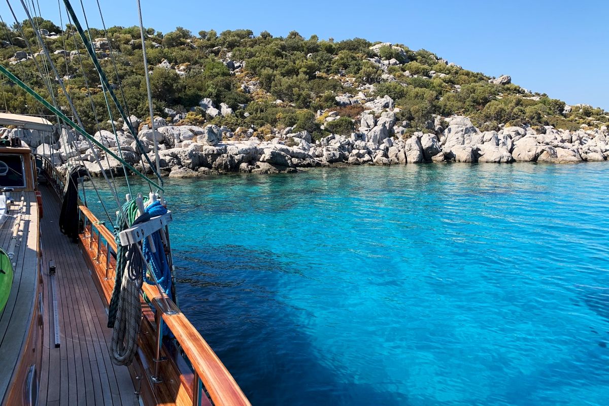 contact-yachts-221005-103157_0007