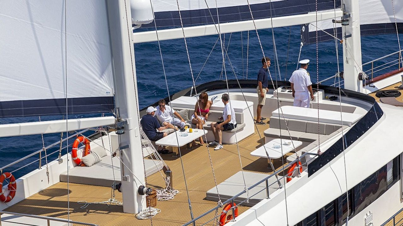 contact-yachts-231215-040033_0001