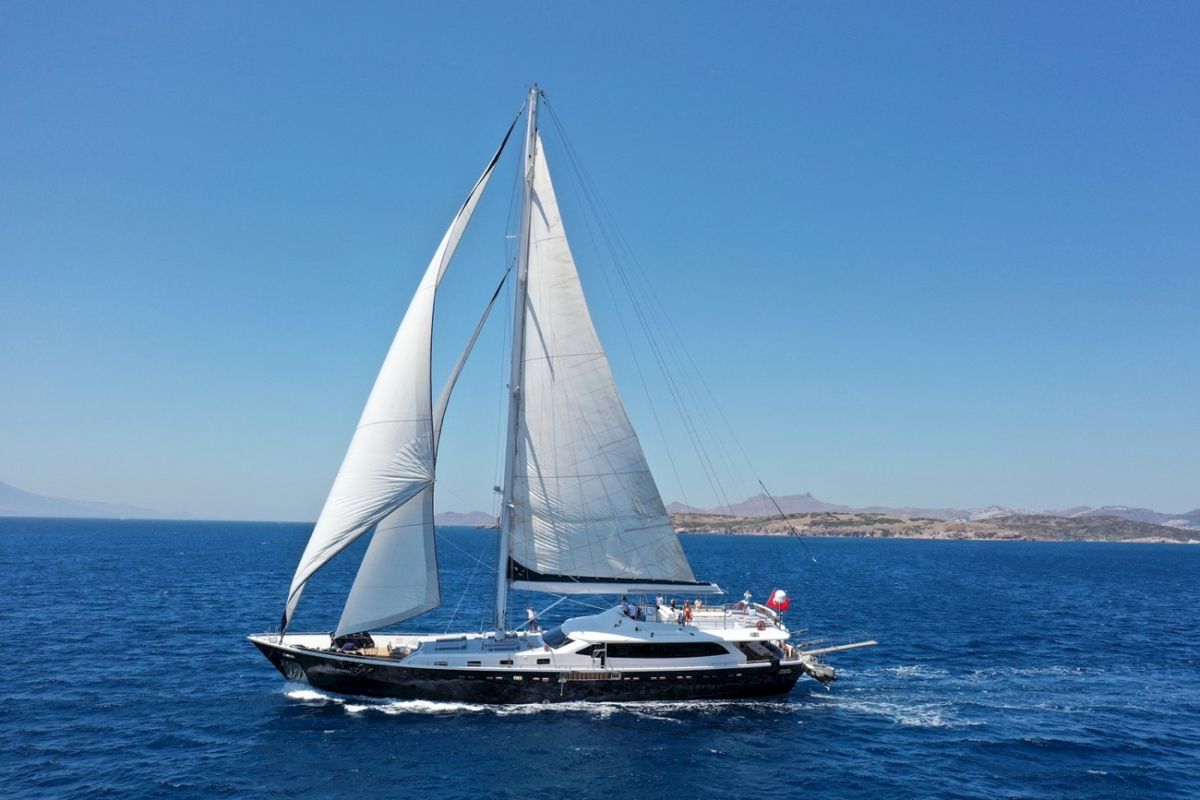 contact-yachts-240314-115201_0001