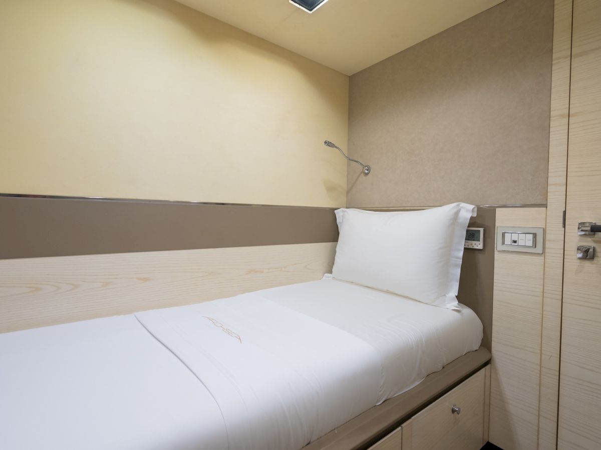 contact-yachts-240422-112031_0023