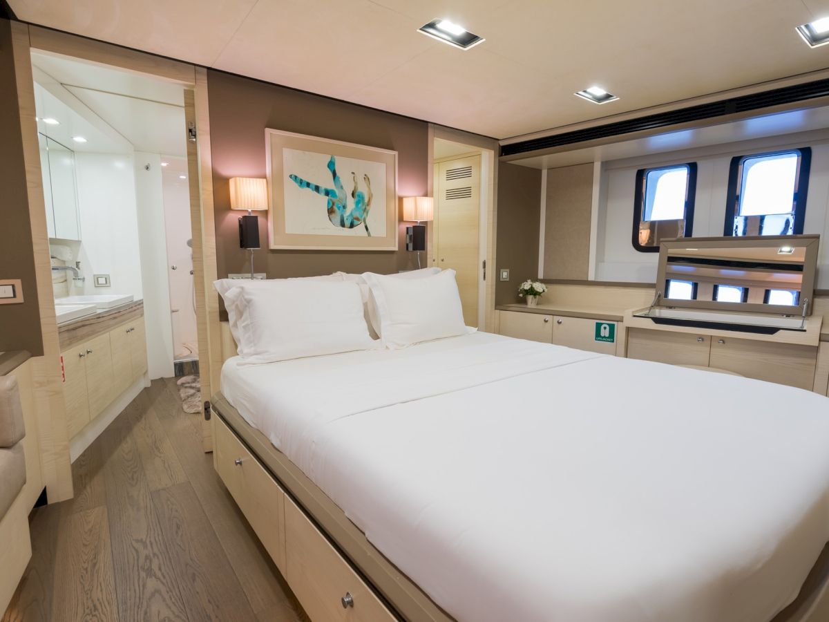 contact-yachts-240422-112031_0032