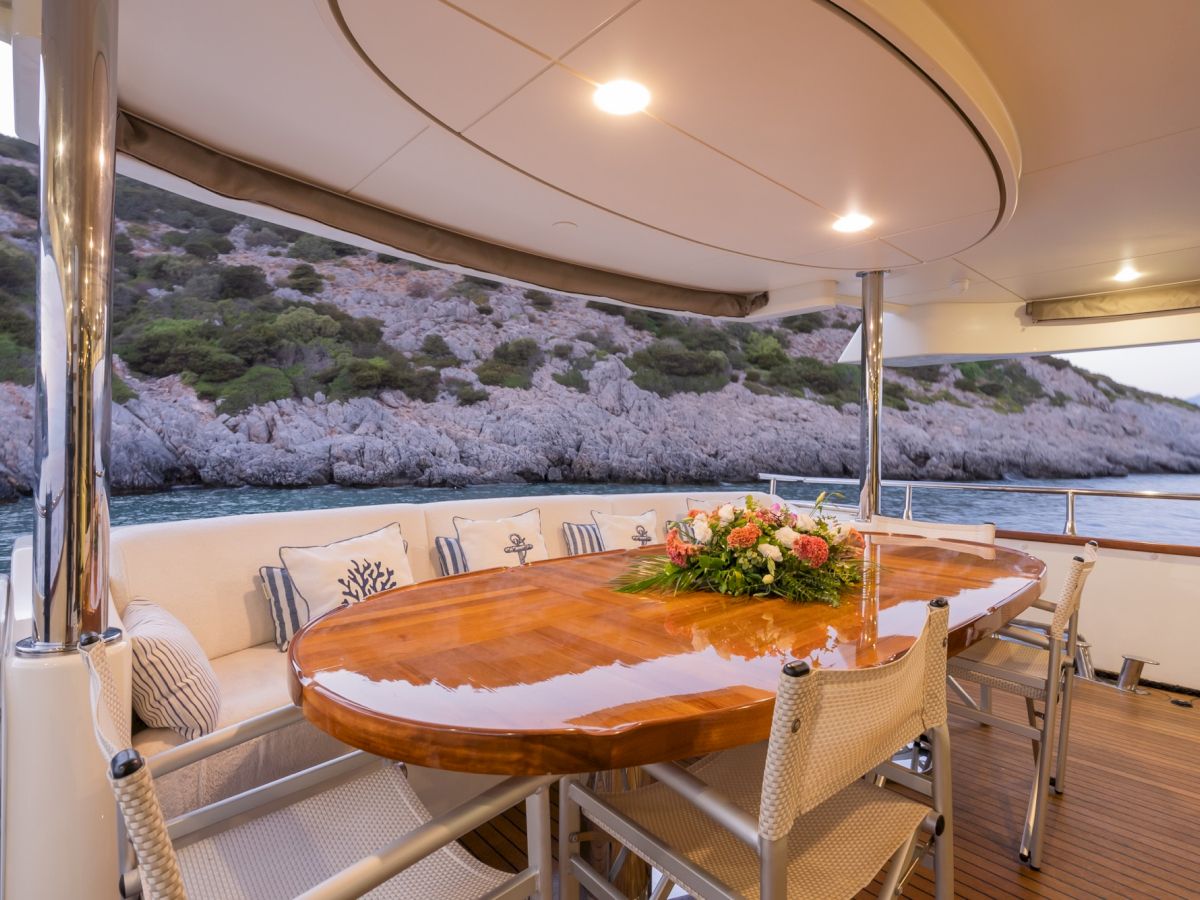 contact-yachts-240422-112031_0034