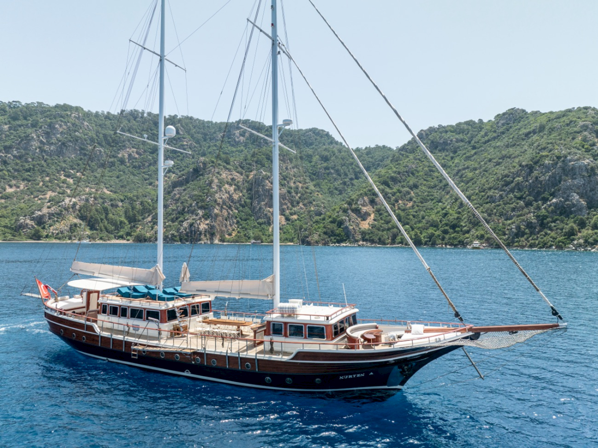 contact-yachts-260331-114657_0001