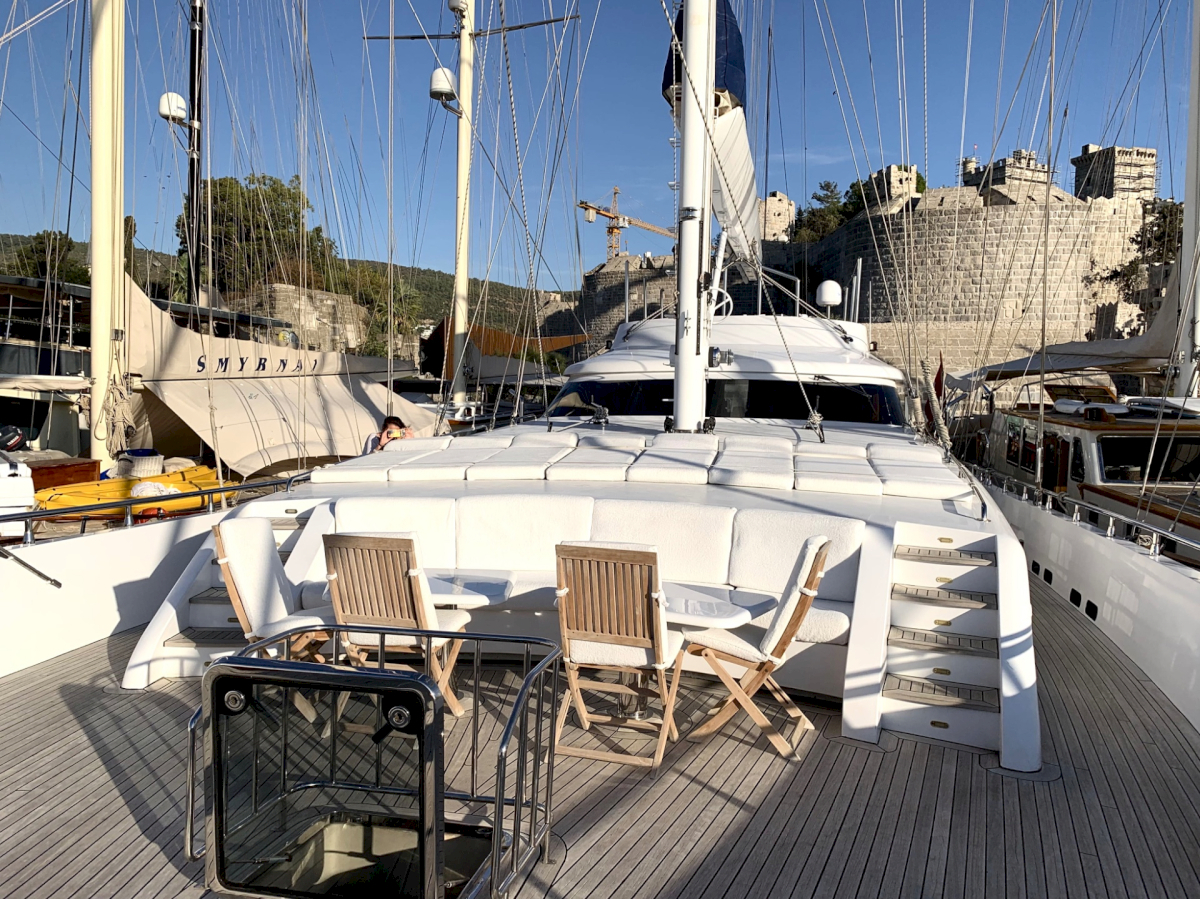 contact-yachts-260407-012650_0004