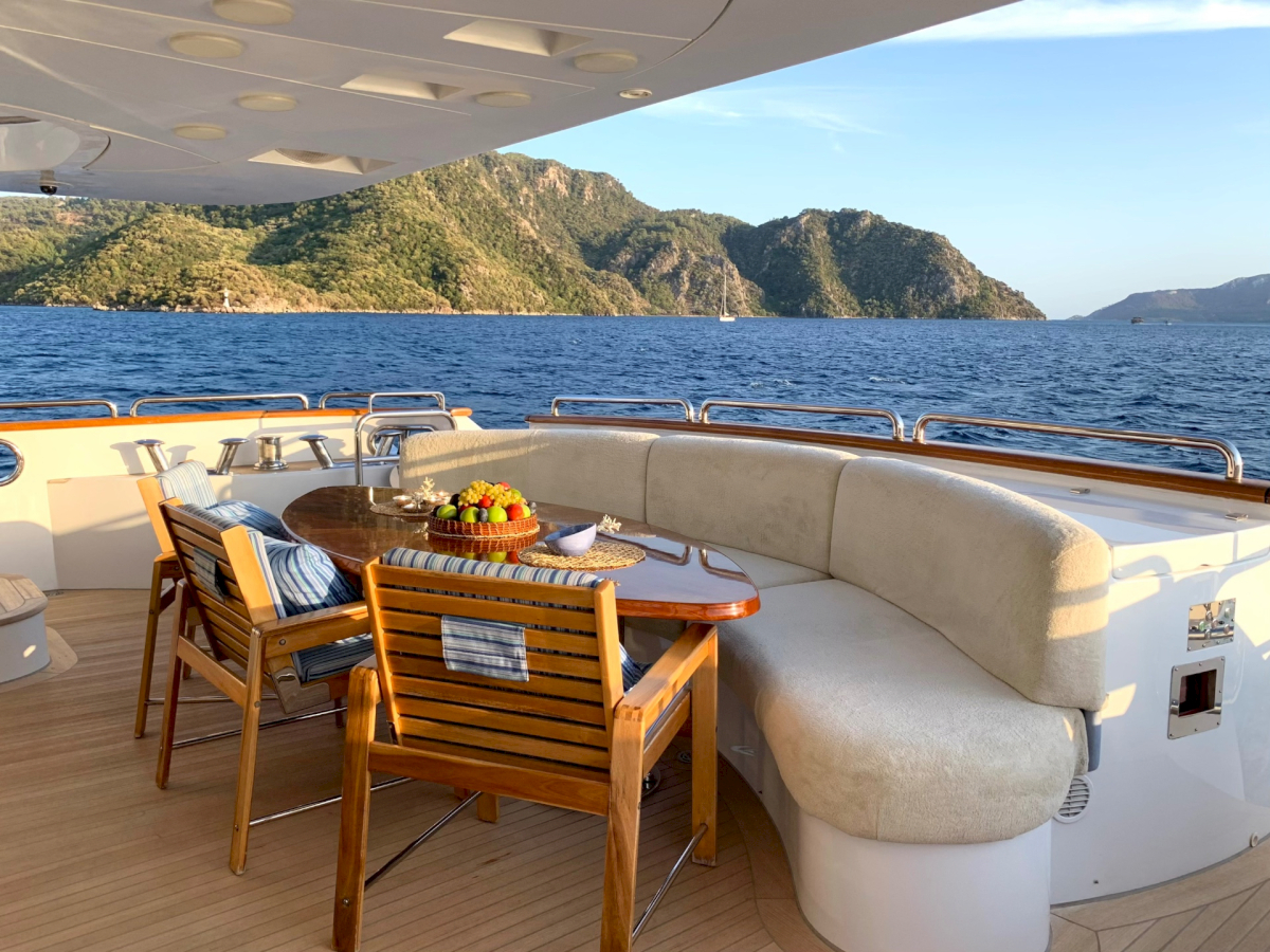 contact-yachts-260407-041033_0005