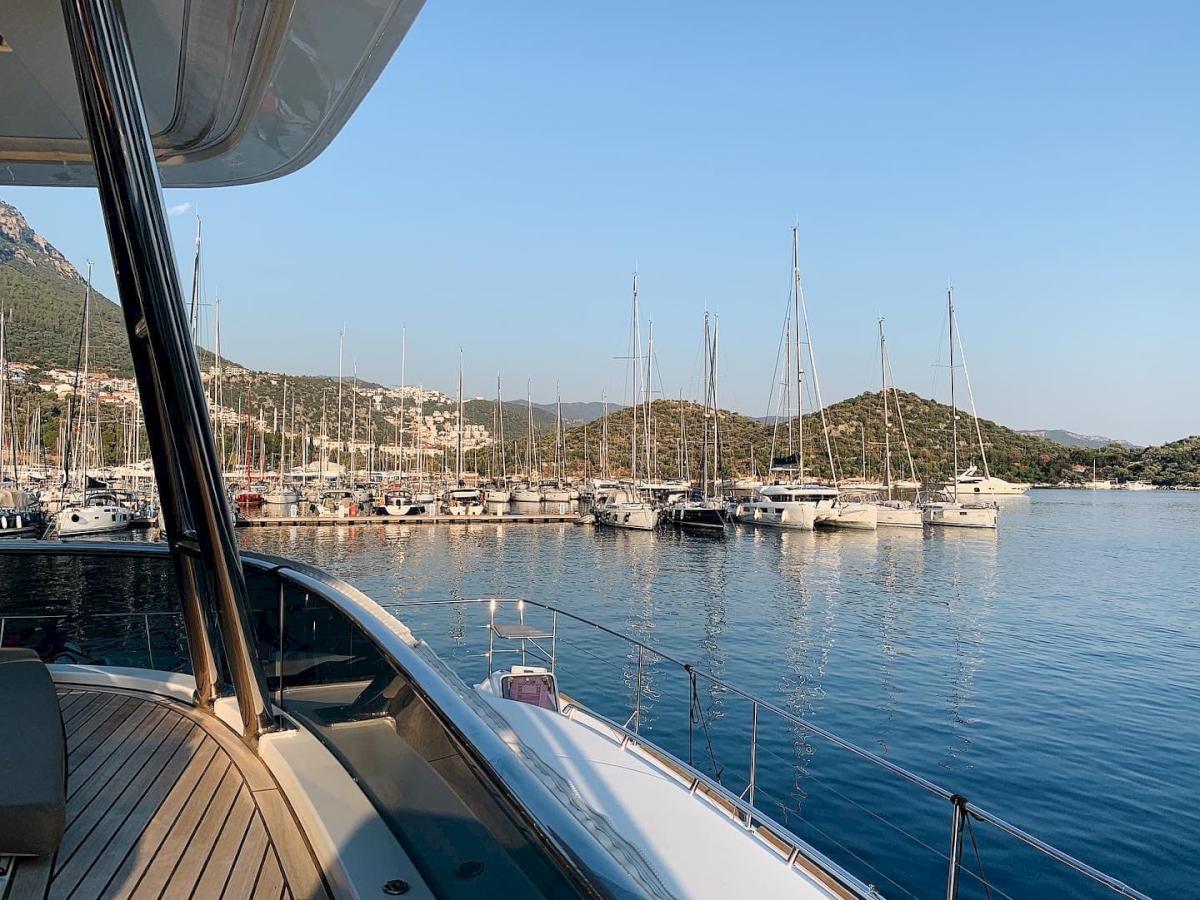 contact-yachts-260407-041839_0001