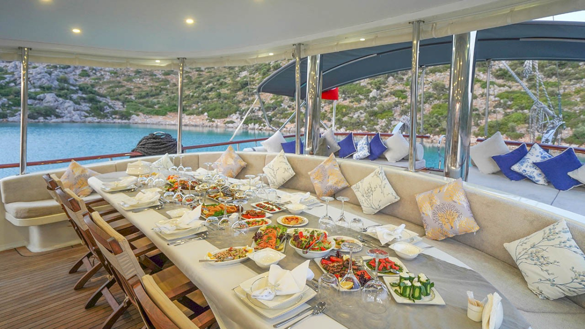 contact-yachts-260408-121052_0001