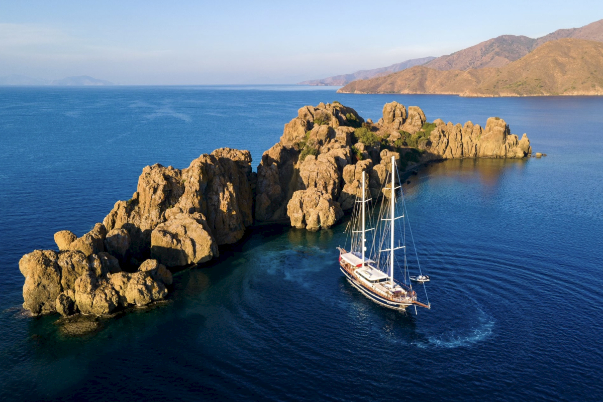 contact-yachts-260806-101957-2026-08-06-10-20-51