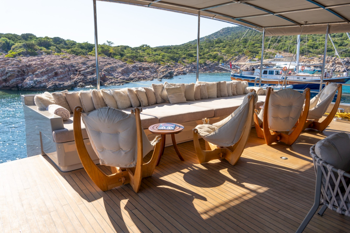 contact-yachts-260806-101957-2026-08-06-10-20-51_1