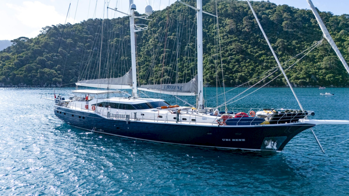 contact-yachts-260806-102533-2026-08-06-10-25-45