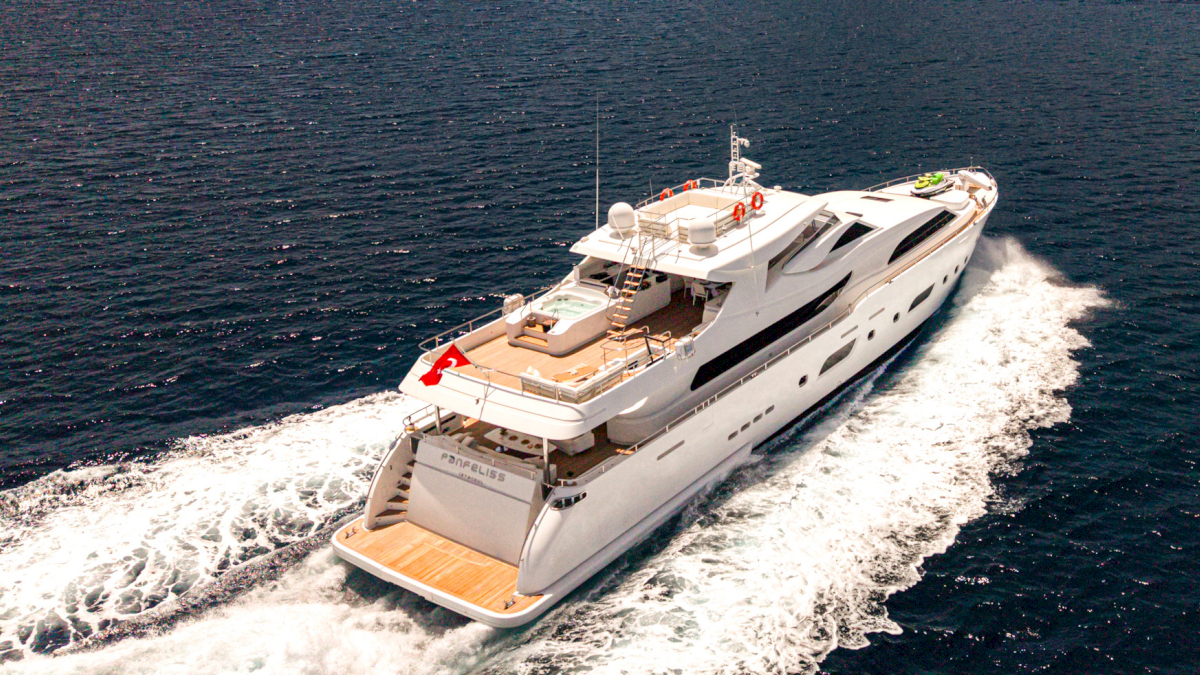 contact-yachts-260806-102533-2026-08-06-10-25-46