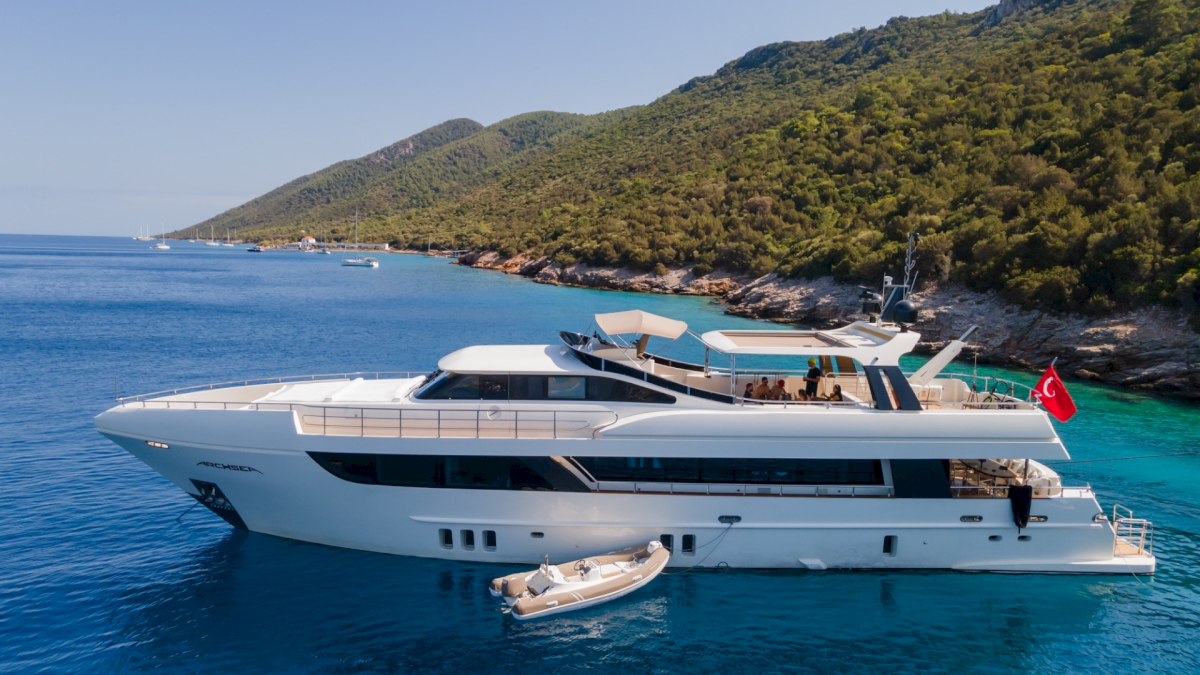 contact-yachts-260806-102533-2026-08-06-10-26-03
