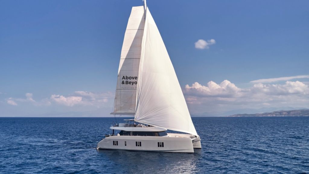 contact-yachts-above-beyond_0013