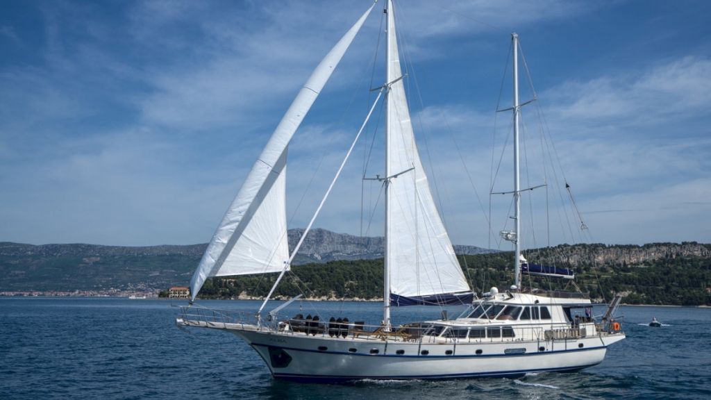 Luxury gulet yacht ALBA for rent in Croatia and Montenegro with Contact Yachts