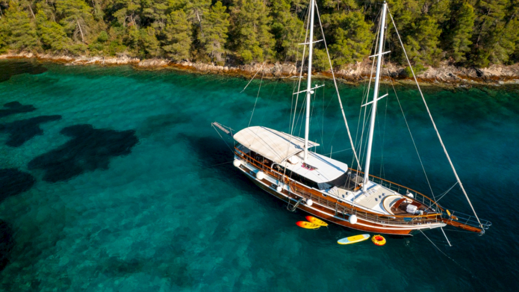 contact-yachts-allure_0035