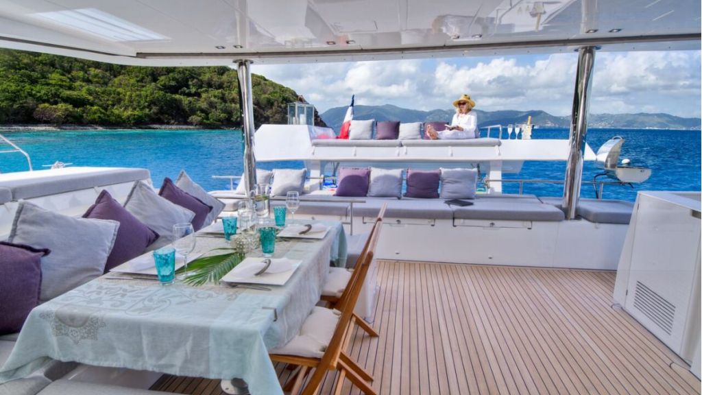 rent luxury yacht caribbean