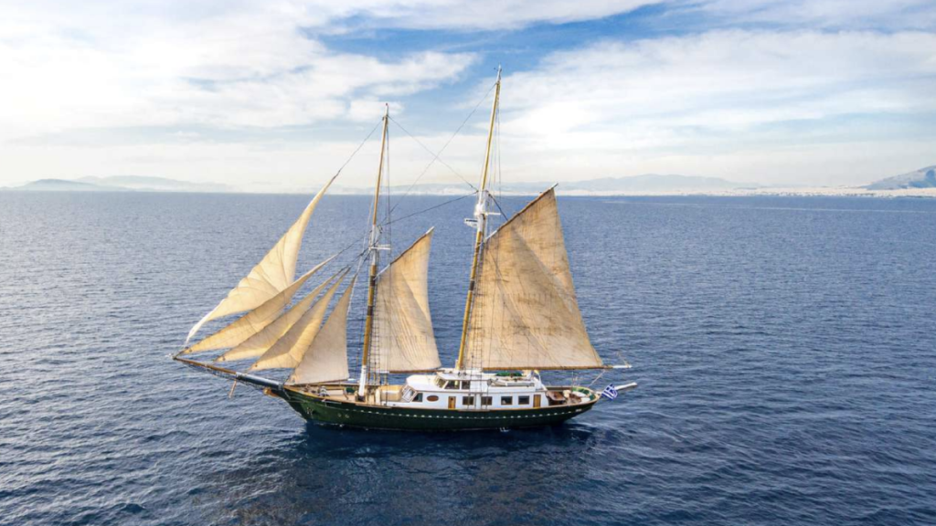 contact-yachts-arktos_0001