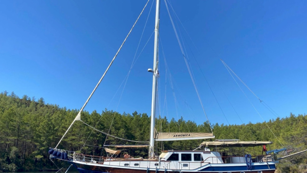 contact-yachts-armonika_0007