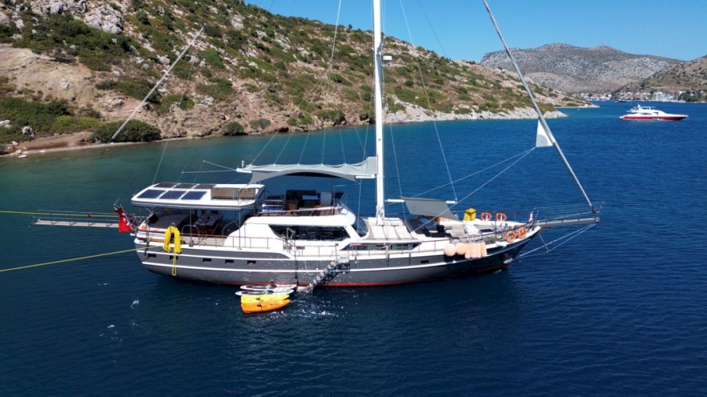 contact-yachts-arni_0019