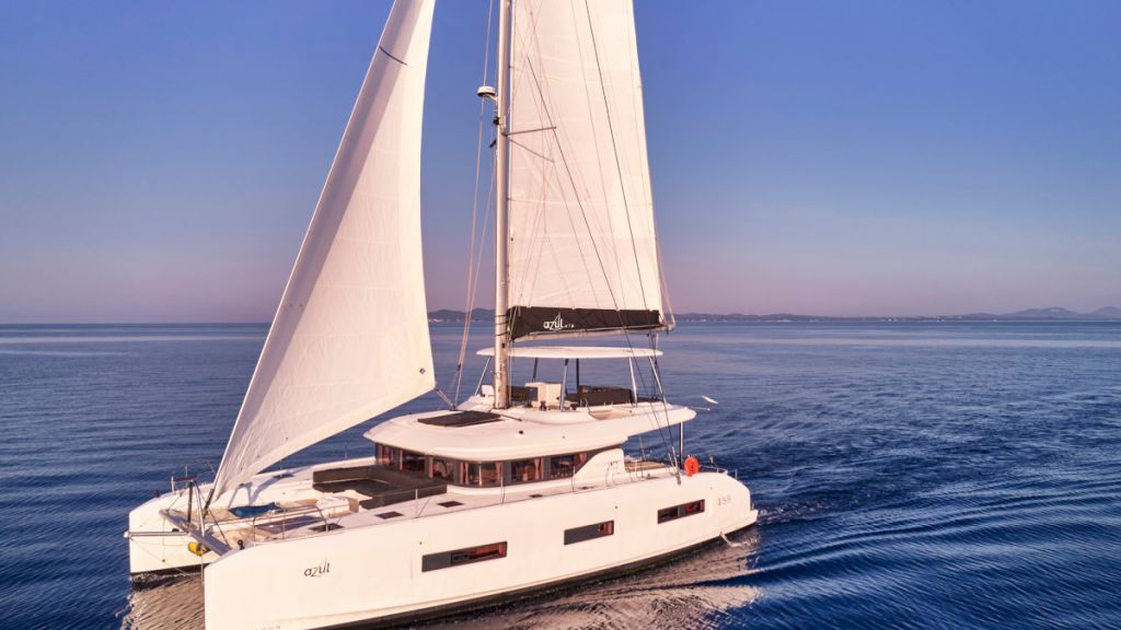 contact-yachts-azul_0001