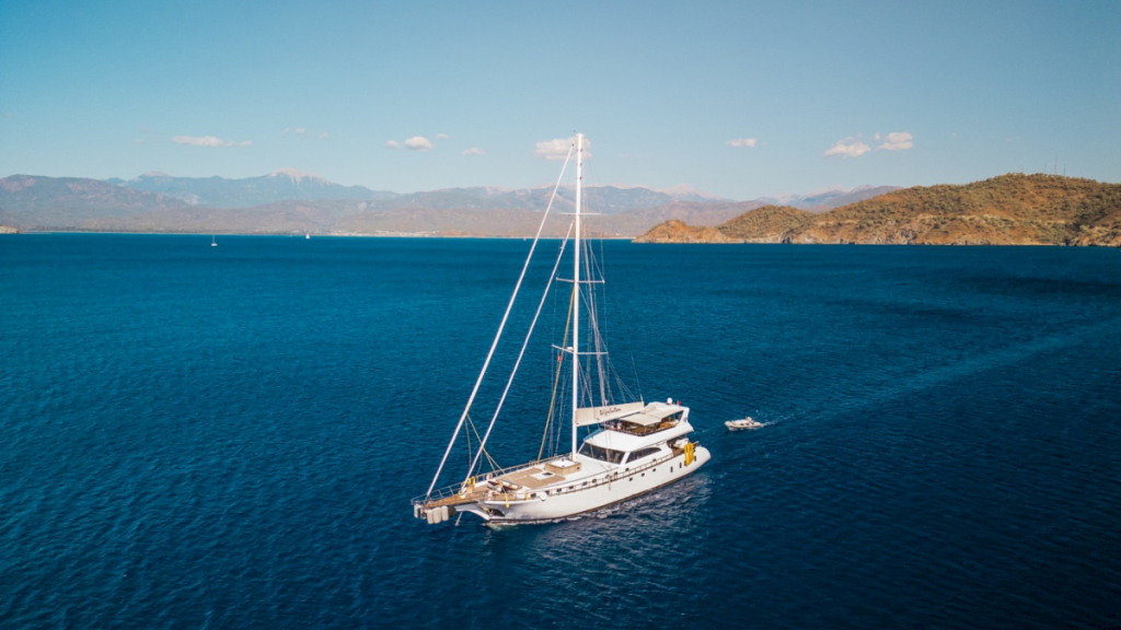 contact-yachts-belgin-sultan_0001