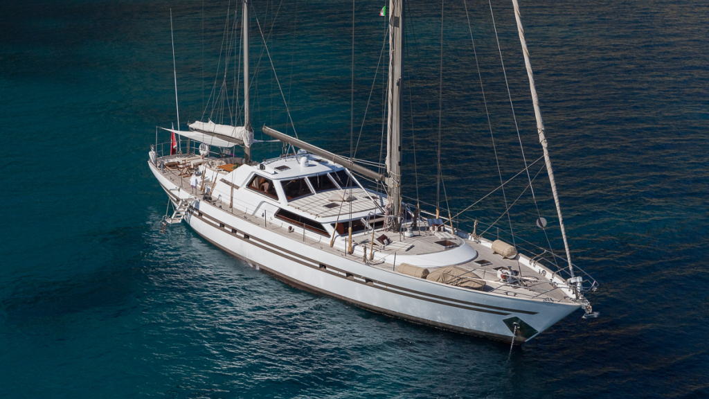 contact-yachts-benetti-90_0037