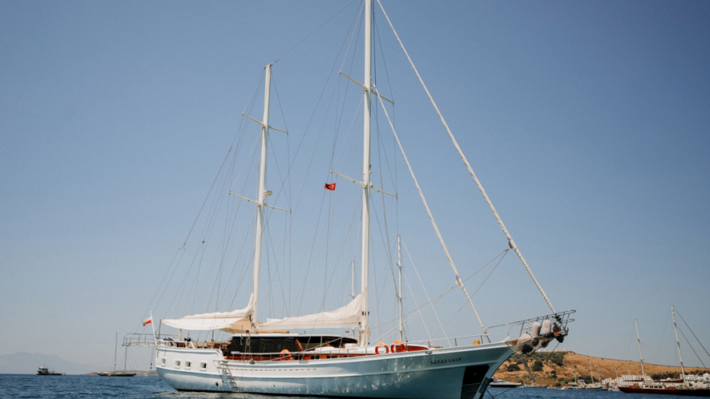contact-yachts-beyaz-lale_0002