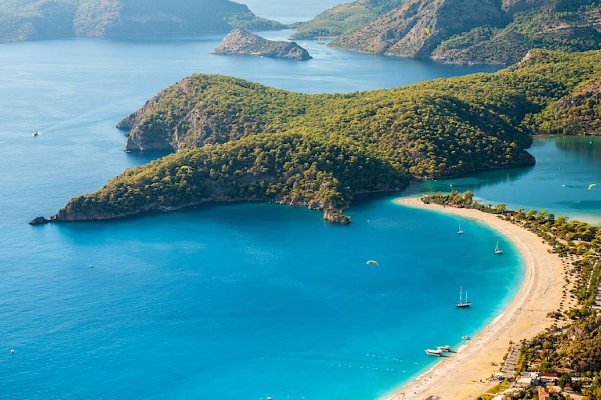 contact-yachts-chartering-a-yacht-in-turkey-is-easy-004