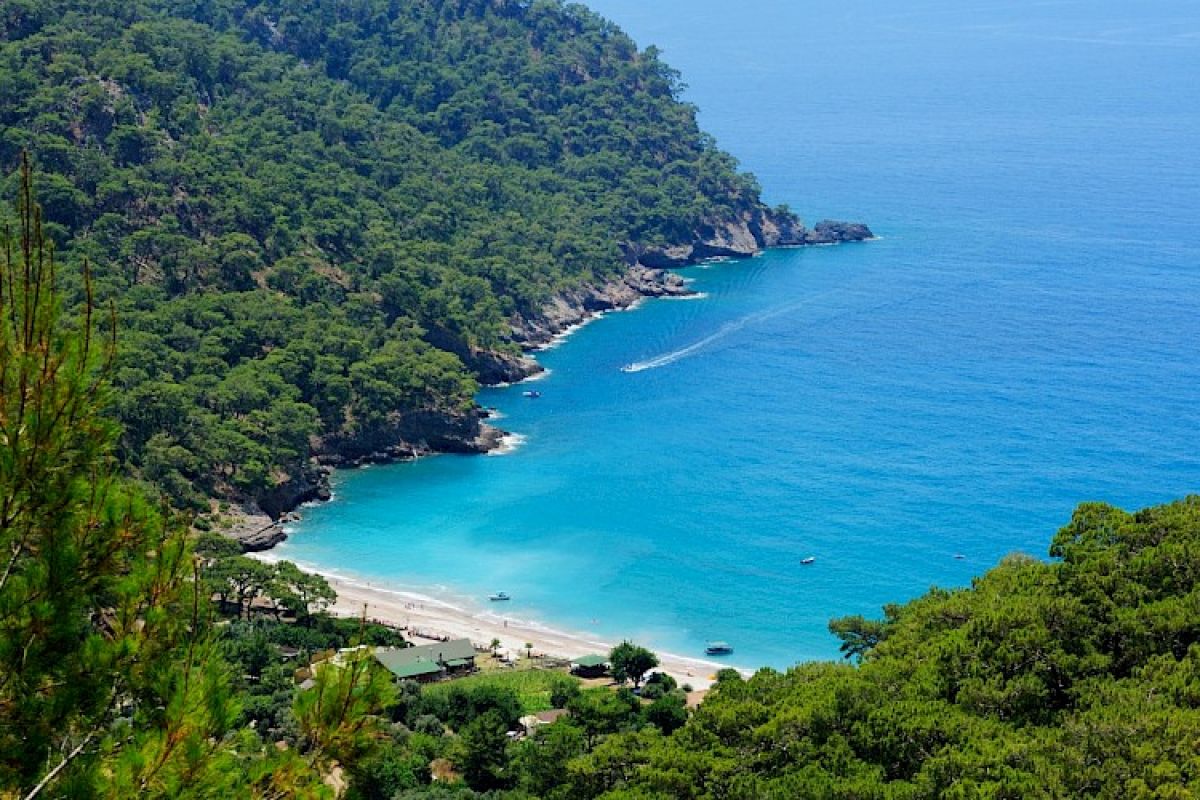 contact-yachts-chartering-a-yacht-in-turkey-is-easy-006