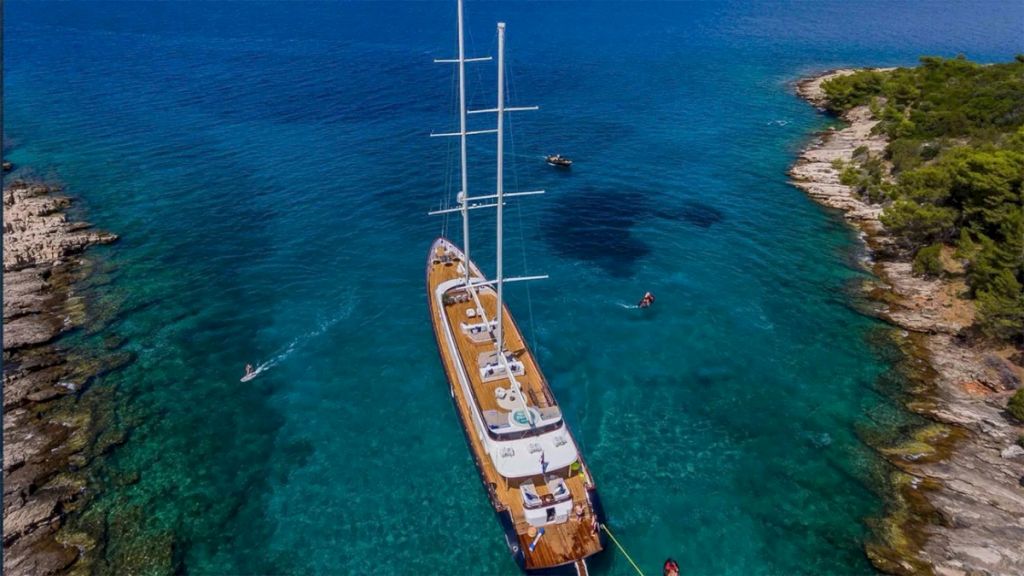 contact-yachts-clase-azul_0009