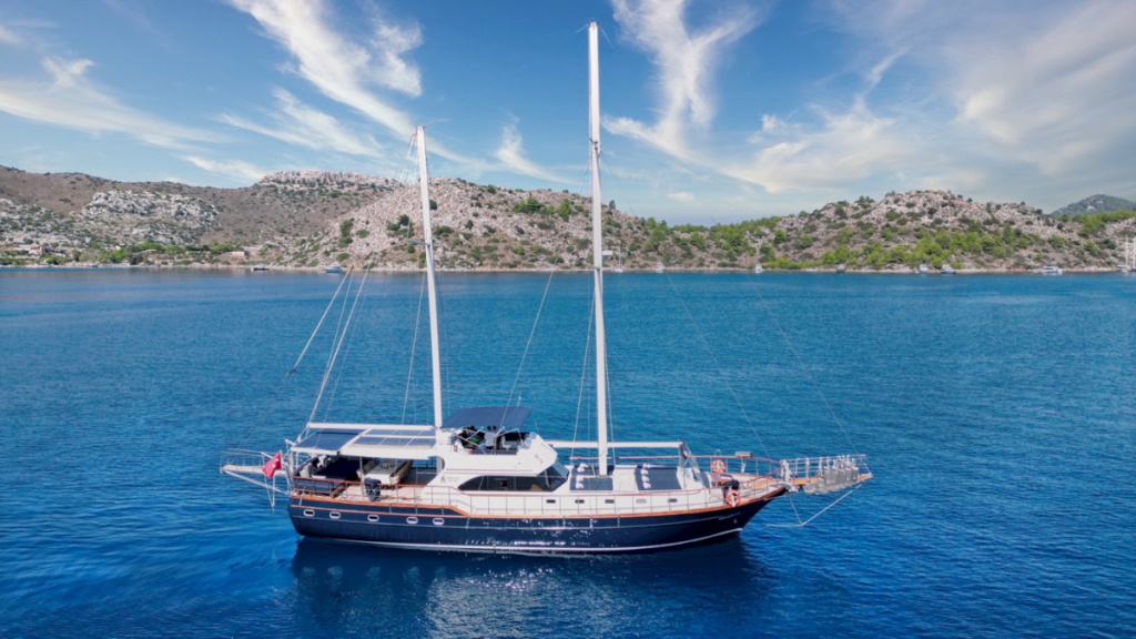 contact-yachts-deryam-delux_0032